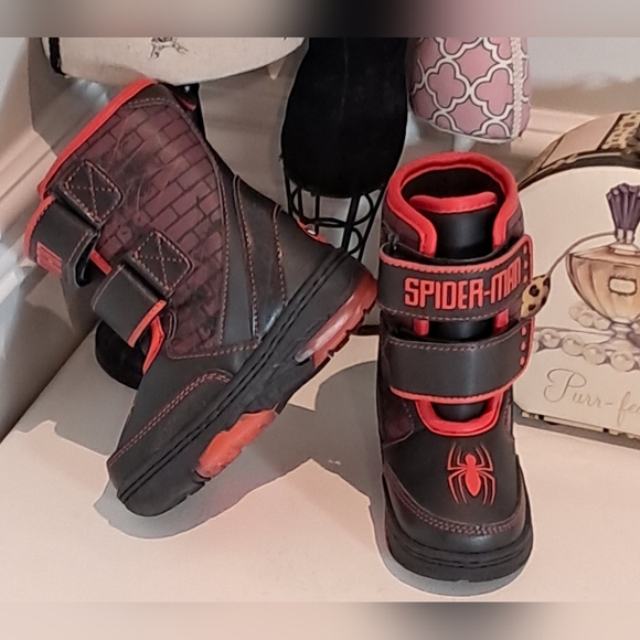 Spiderman Kids Boots Size 7 NWOT - Picture 5 of 6
